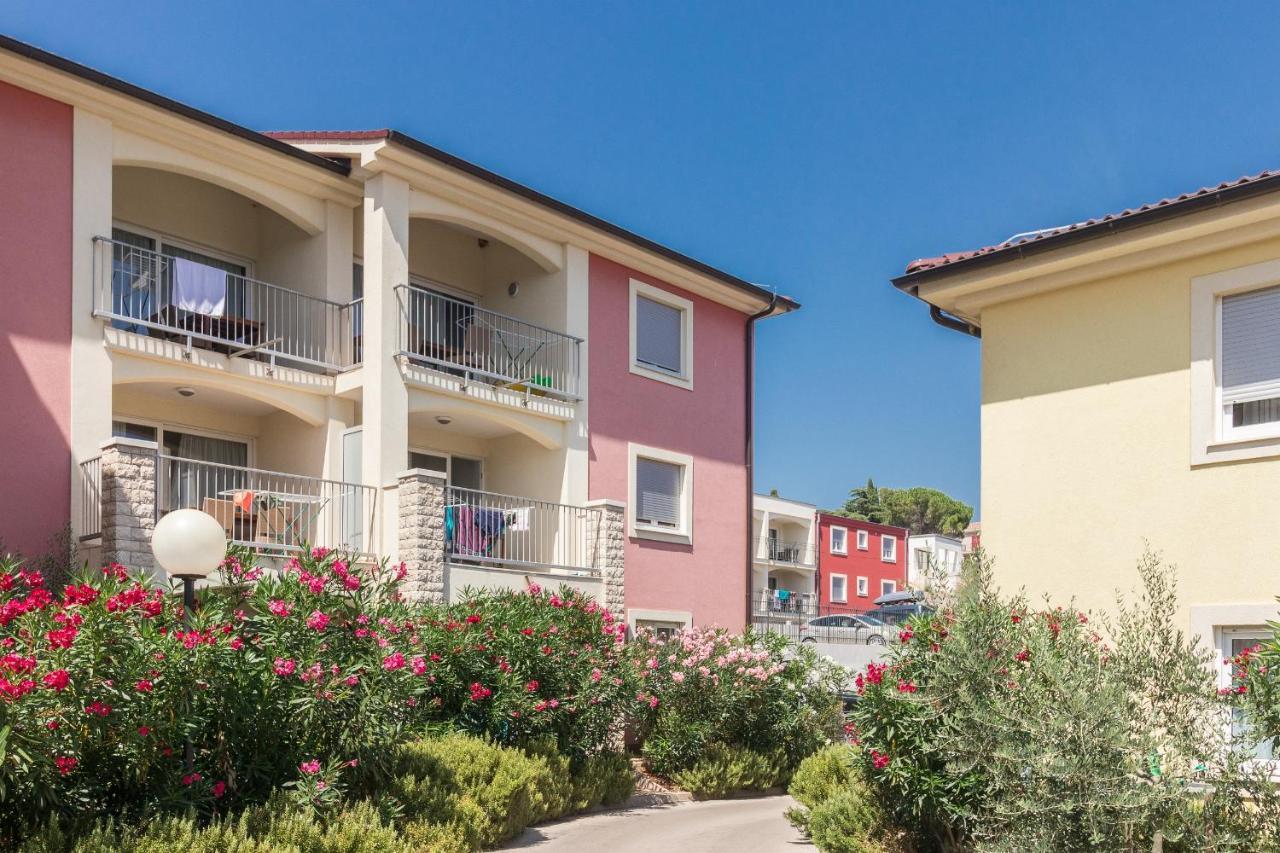 Residence Superior Del Mar Banjole Exterior photo