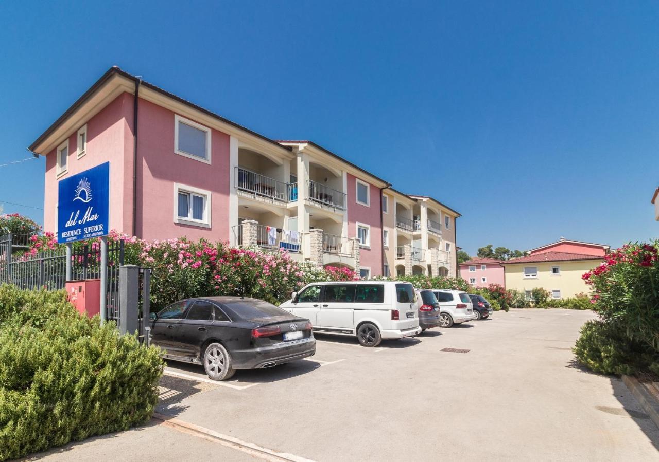 Residence Superior Del Mar Banjole Exterior photo