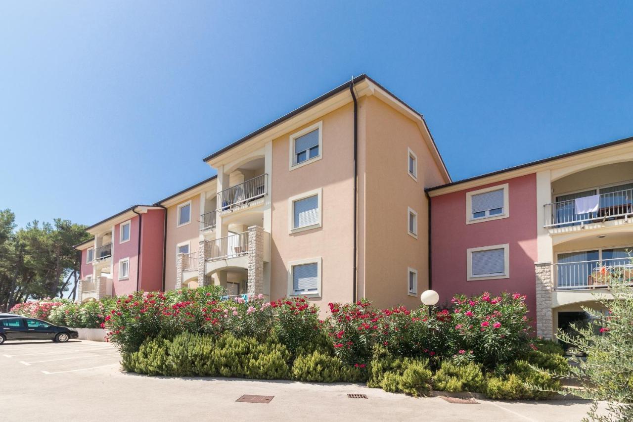 Residence Superior Del Mar Banjole Exterior photo